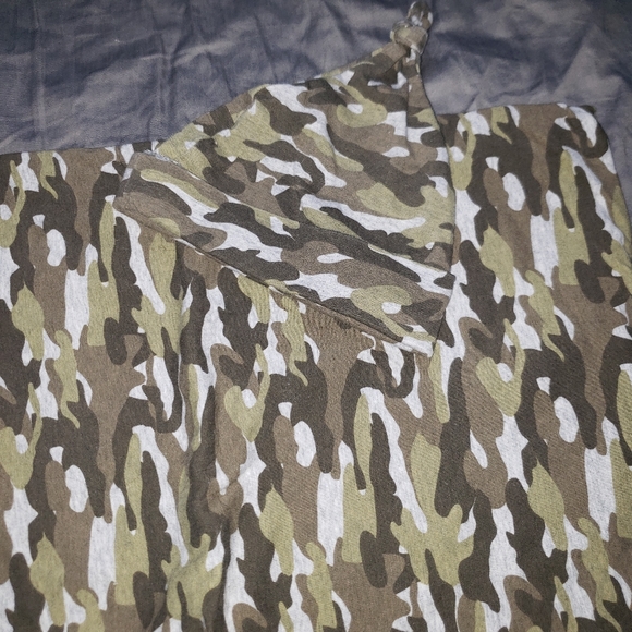 Camo Swaddle w/ Matching Hat - Picture 2 of 2